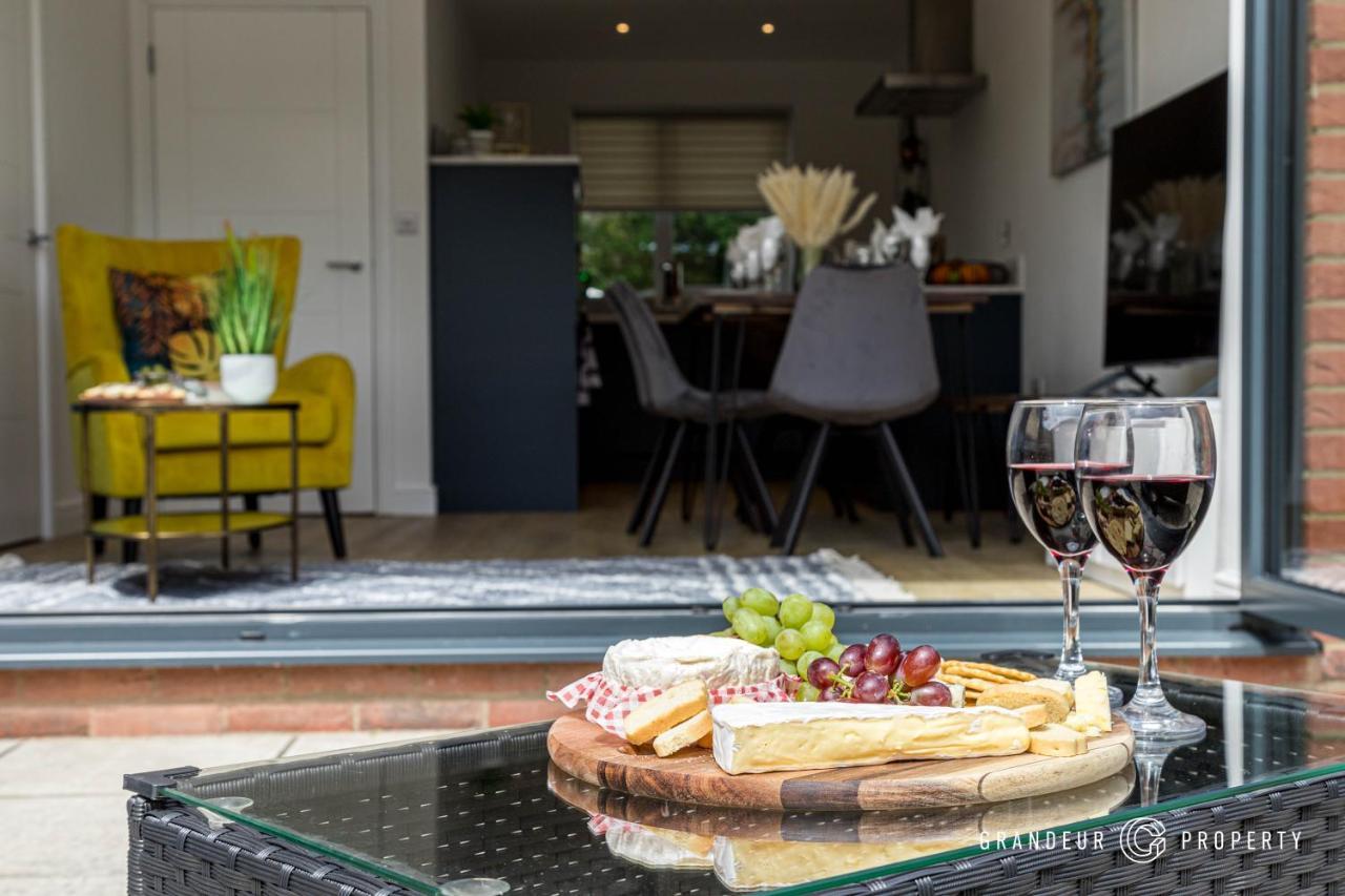 Denmark House By Grandeur Property Villa Пул Екстериор снимка