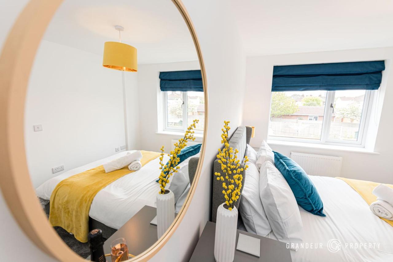 Denmark House By Grandeur Property Villa Пул Екстериор снимка